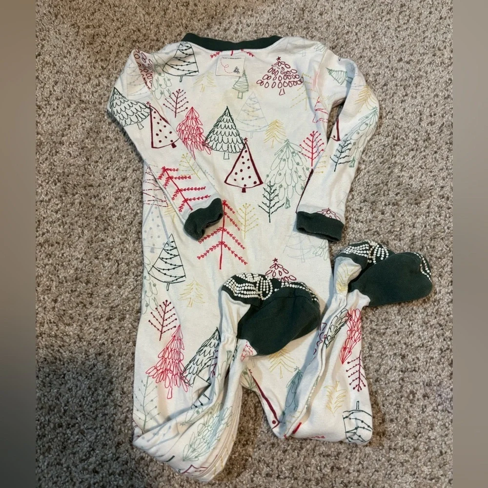 Burt’s Bees Baby Organic Cotton Christmas Print Zip Up Footed Pajamas Size 18 mo